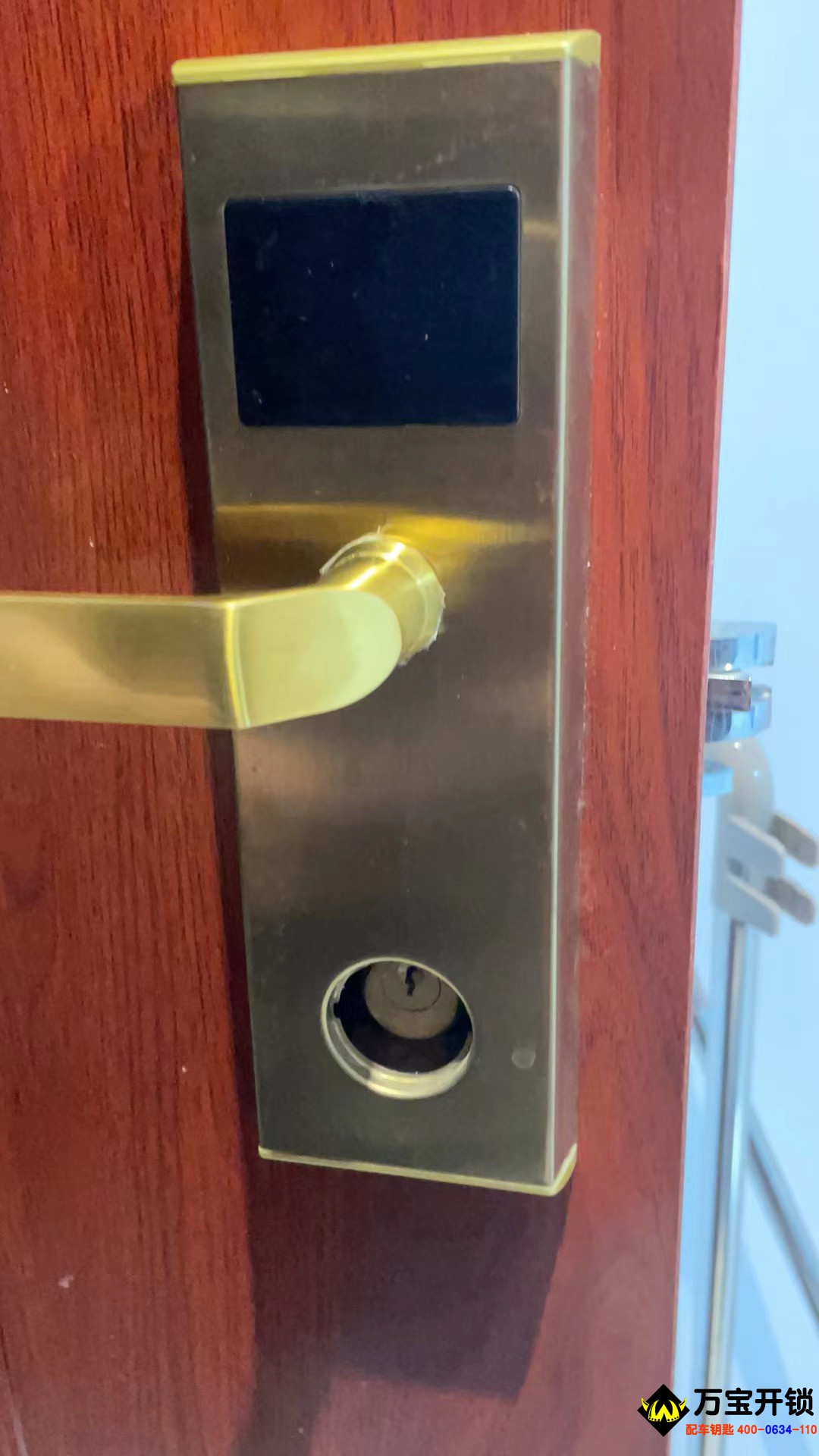 莱芜酒店锁开锁,公寓锁无损开锁,指纹锁密码锁开锁 莱芜酒店锁开锁,公寓锁无损开锁,指纹锁密码锁开锁