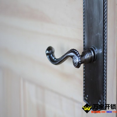 【莱芜门锁怎么拆】把手锁怎么拆解 把手门锁拆卸方法详解